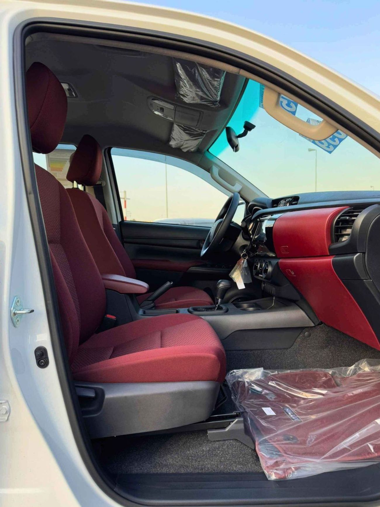 تويوتا هيلوكس BASIC DOUBLE CABIN / 2.4L DIESEL A/T / CHROME HANDLE & REAL CHROME BUMPER (CODE # HD)