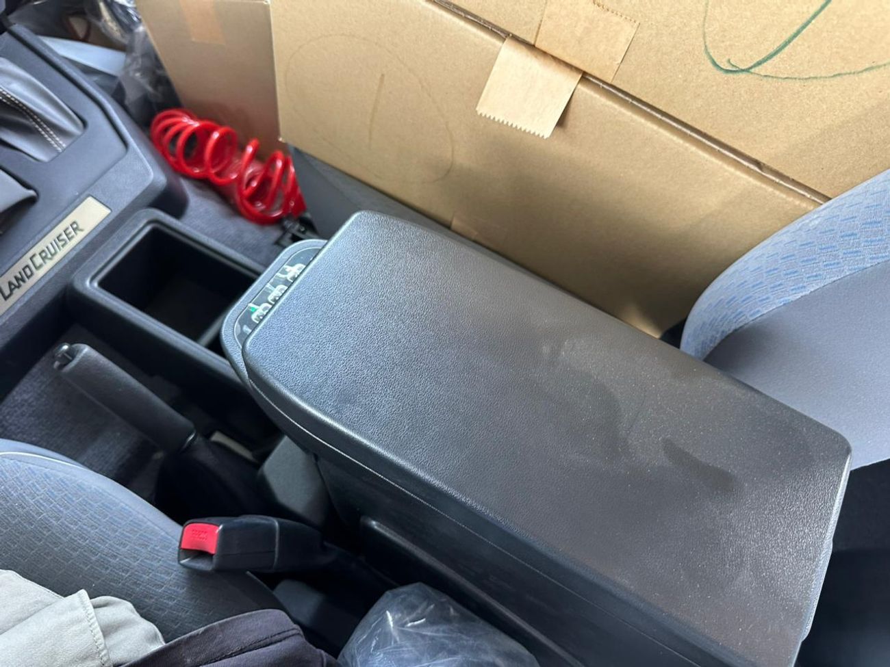 Toyota Land Cruiser 70 LX 2.8L  LC76-G1 2.8 DSL MT