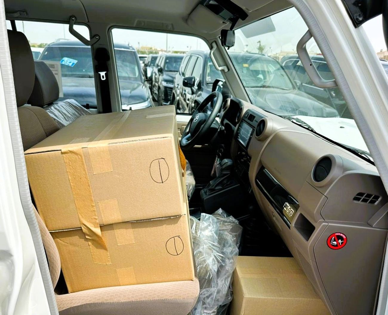 تويوتا لاند كروزر بيك آب Toyota LC Pickup 4WD 2.8L 2025 AT DC White Diesel (Export Only)