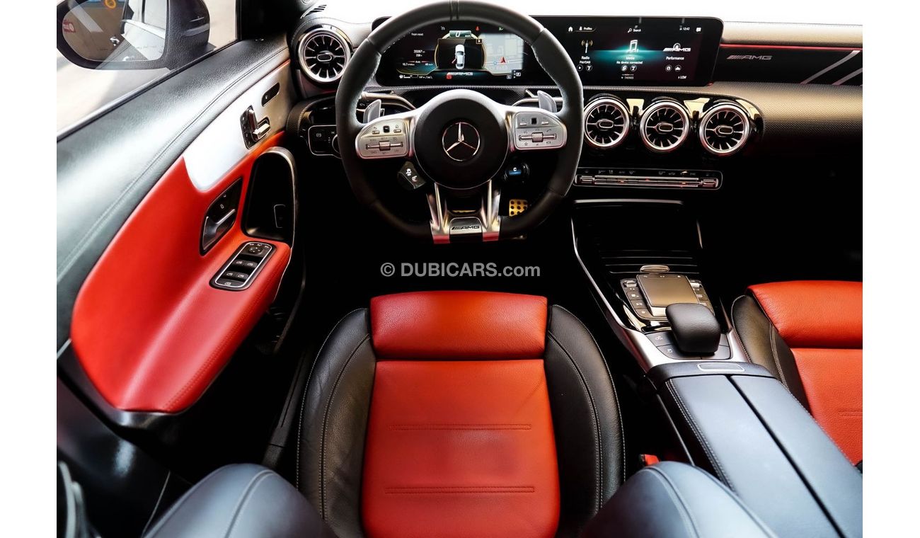 Mercedes-Benz A 35 AMG A 35 AMG Premium +