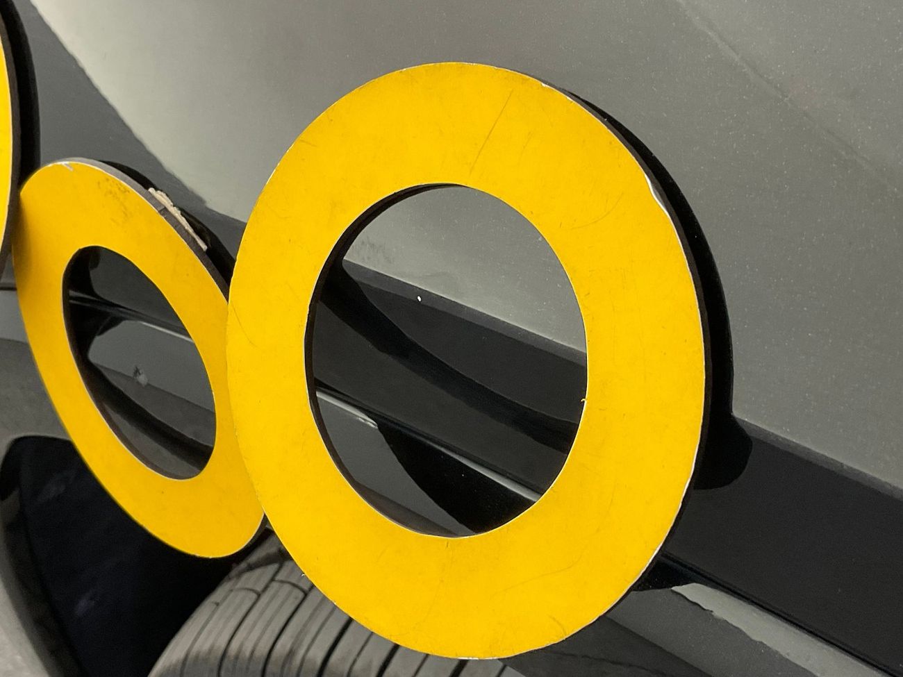 ميتسوبيشي باجيرو GLS Midline w/sunroof | شامل الضمان | 0 ﺪﻔﻋﺓ ﺃﻮﻟﻯ