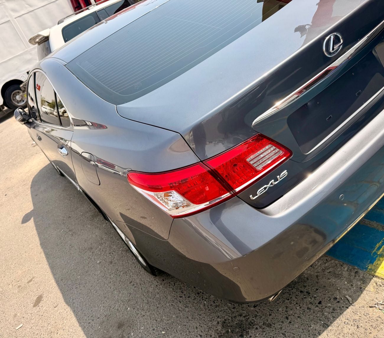 لكزس ES 350 Toyota Lexus ES350 - Model 2012 - Japan Specs Low Kilometres- Urgent Sale