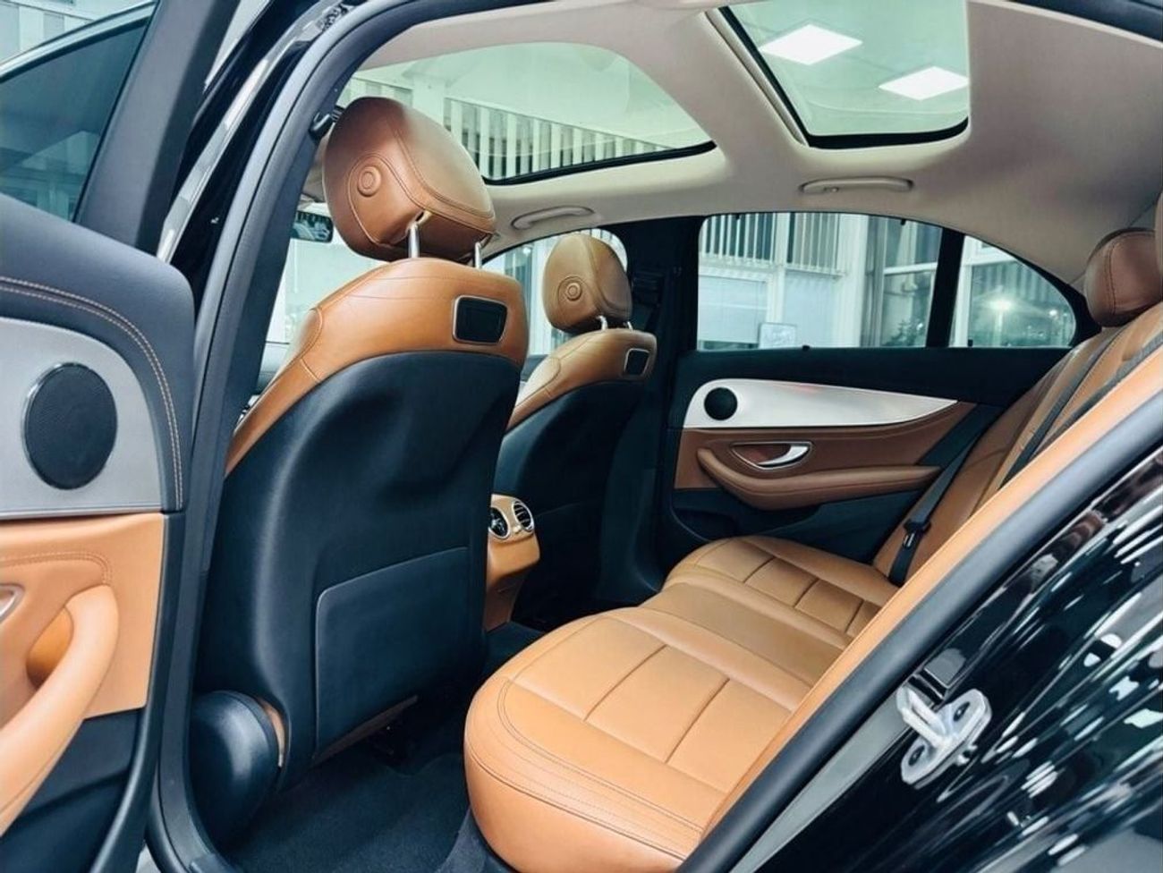 Mercedes-Benz E300 Premium GCC .. FSH .. Warranty .. Perfect Condition .. Panoramic