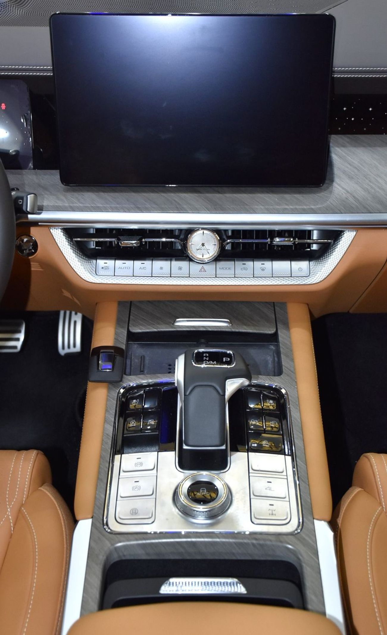 Tank 300 EXCELLENT DEAL for our GWM TANK 500 ( 2024 Model ) in White Color GCC Specs