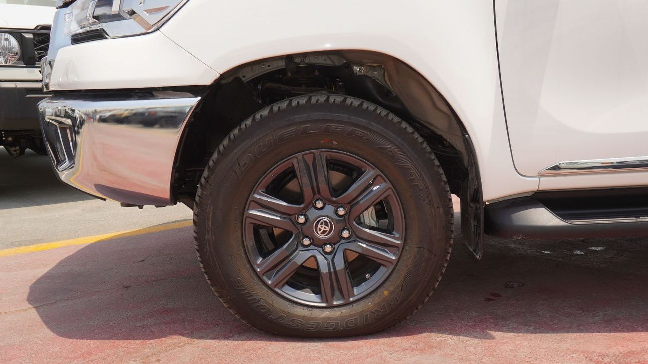 تويوتا هيلوكس TOYOTA HILUX SR5 2.7L PETROL