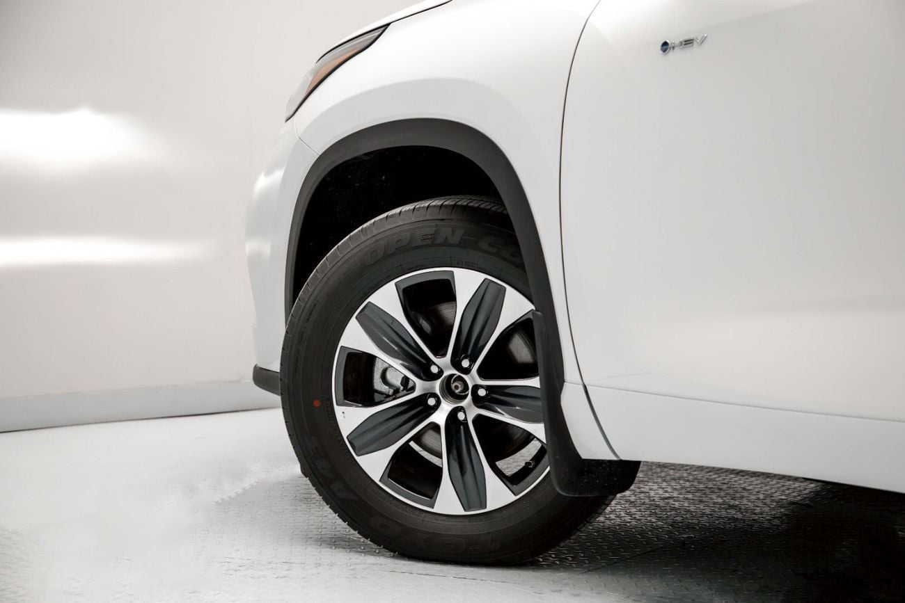 تويوتا هايلاندر GLE 2.5L Hybrid - Platinum White Pearl Inside Grey | Export Only