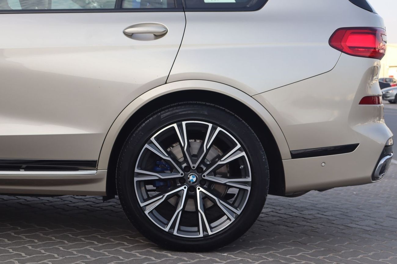 BMW X7 M50i 4.4L (530 HP)