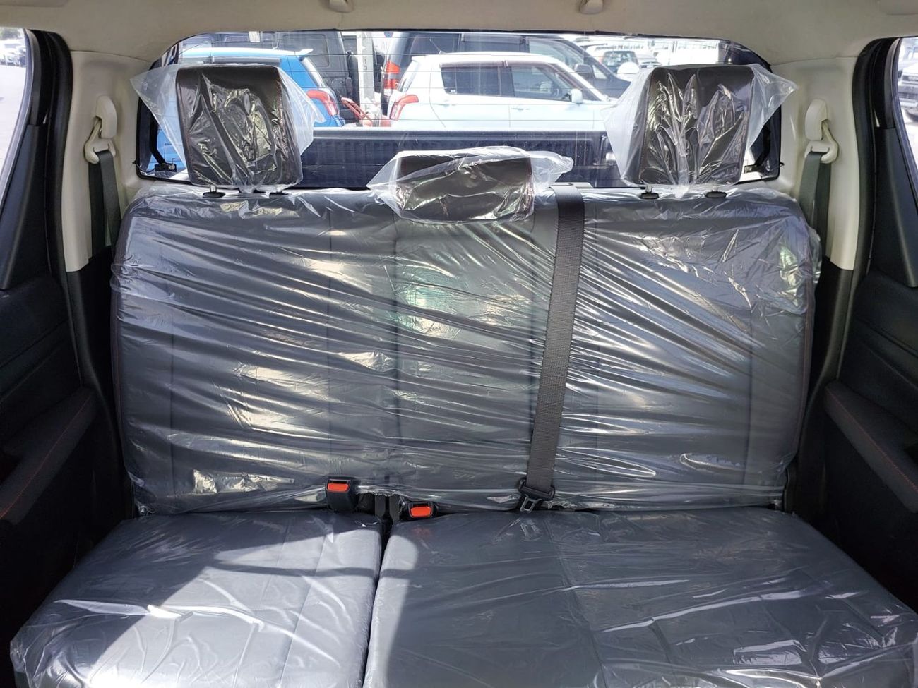 Toyota Hilux (RAMADAN OFFER) TOYOTA HILUX PICKUP RHD 2019 MODEL 2.8 L DIESEL AUTOMATIC(PM37586)