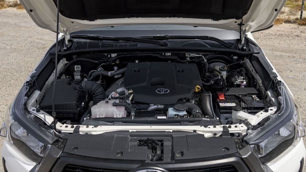 تويوتا هيلوكس (LHD) TOYOTA HILUX DC COMFORT PLUS 2.4D MT 4X4 MY2024 - WHITE