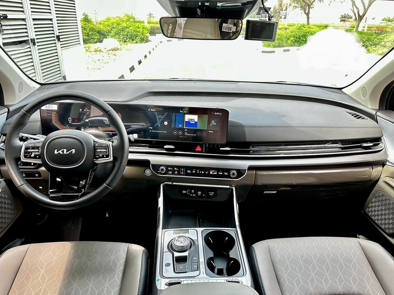 Kia Carnival 3.5L - V6 Full Option - 9 Seater - A/T - Direct Owner