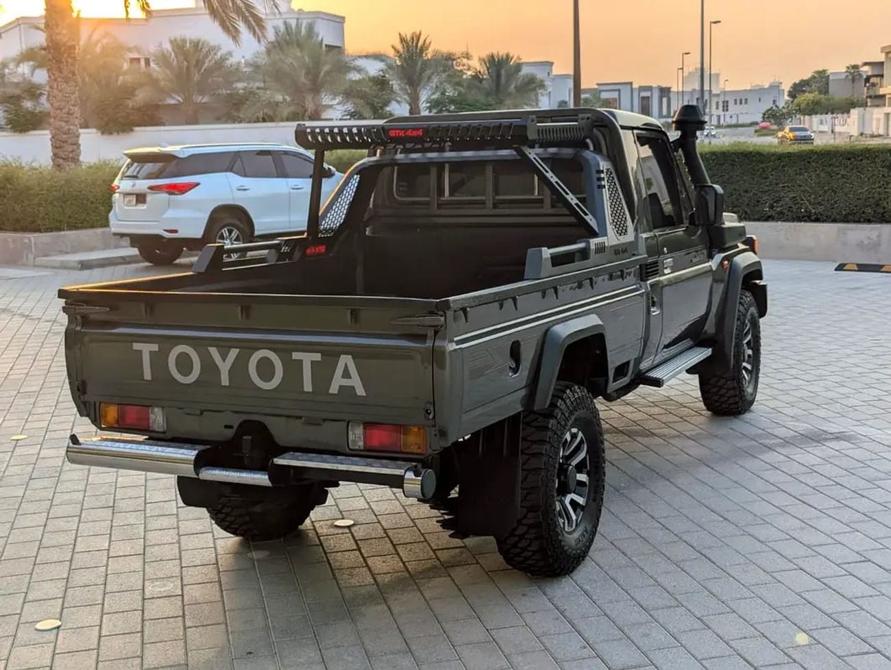 تويوتا لاند كروزر 70 LC79 LX