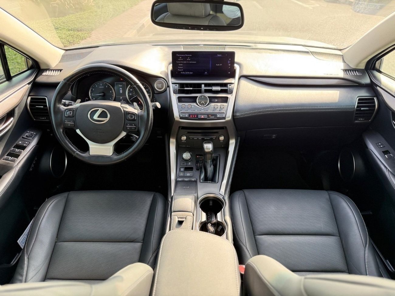 Lexus NX300 Premier 2.0L 4WD sunroof,leather seats