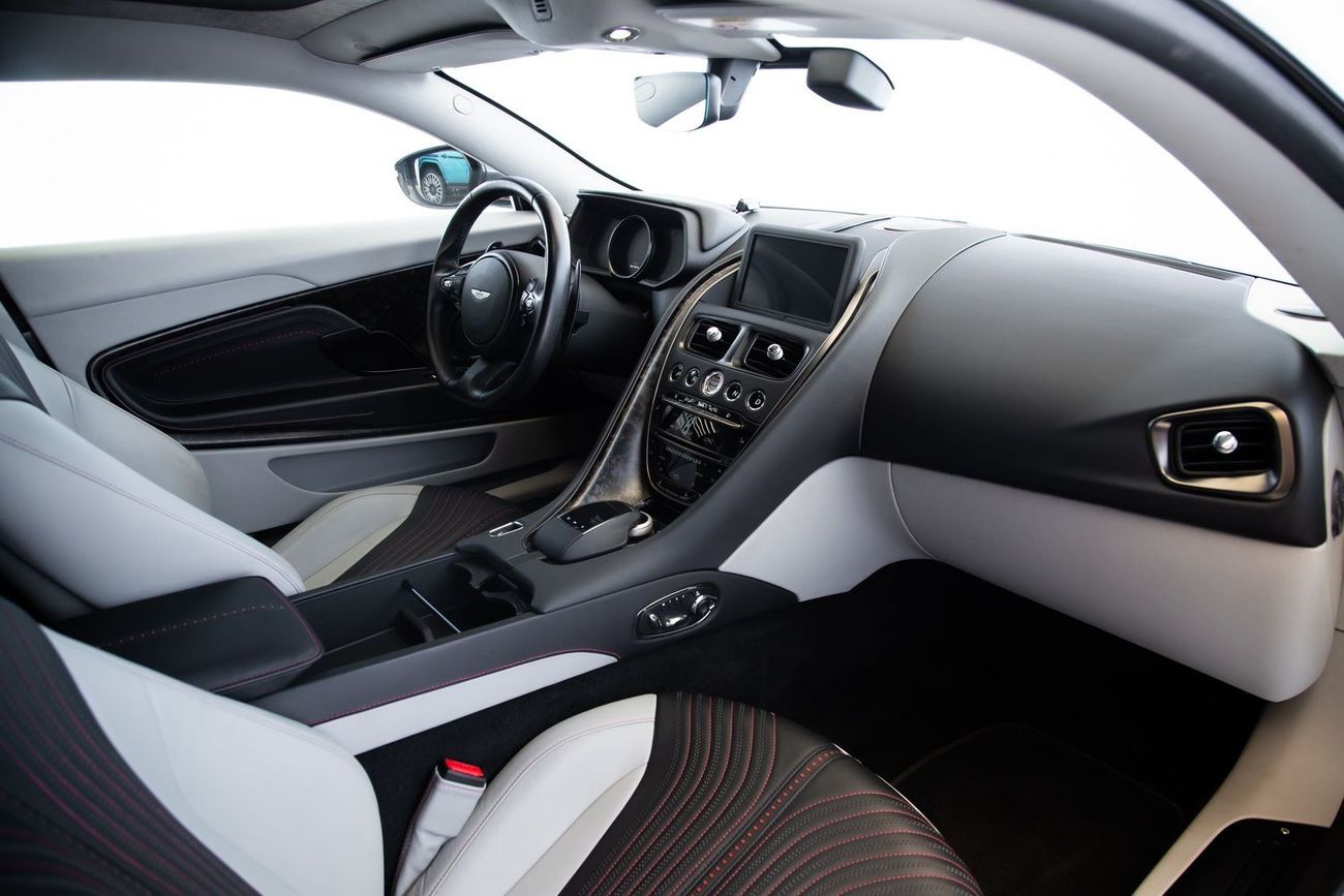 Aston Martin DB11 Std