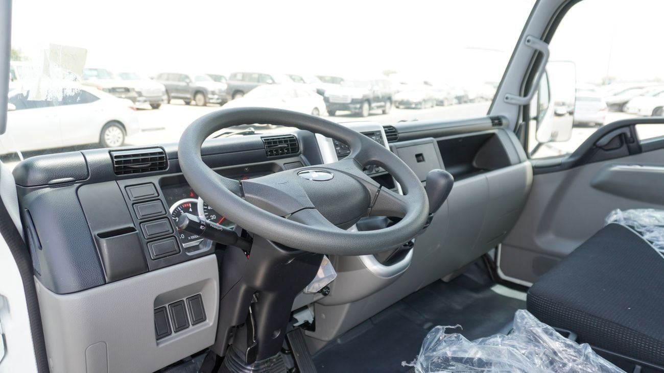 ميتسوبيشي فوسو كانتير Brand New Mitsubishi Fuso Canter 2025 4.2L 2WD Diesel |White/Black |CANTERCHASSIS-100-4.2-25 |FOR EX