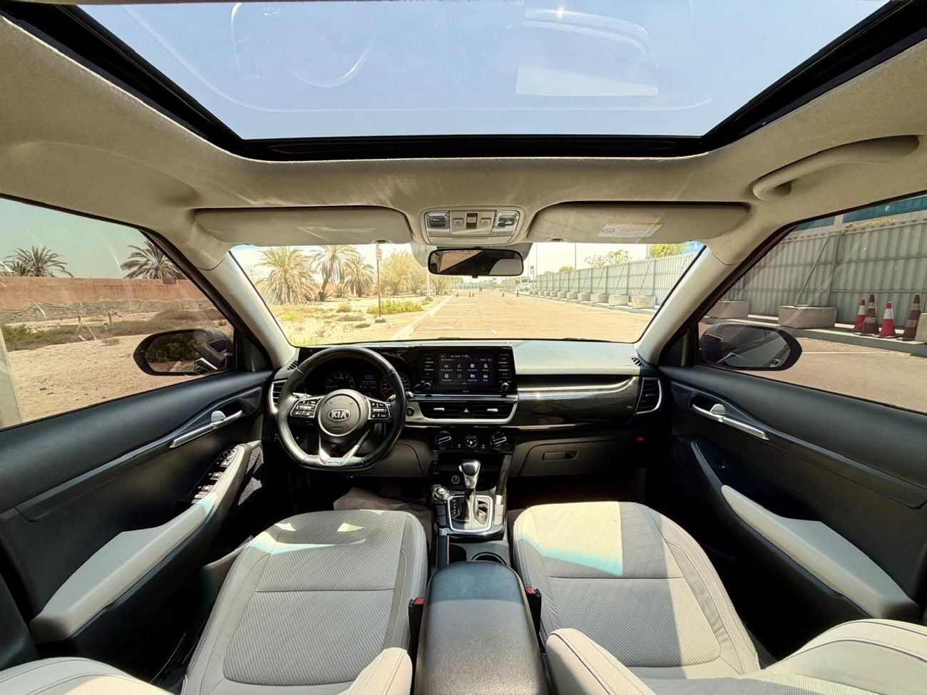 كيا سيلتوس LX 740-Monthly l GCC l Sunroof, Full Option I Accident Free