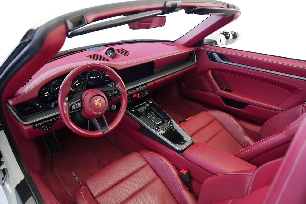 بورش 911 Carrera 4 3.0L (444 HP) Convertible