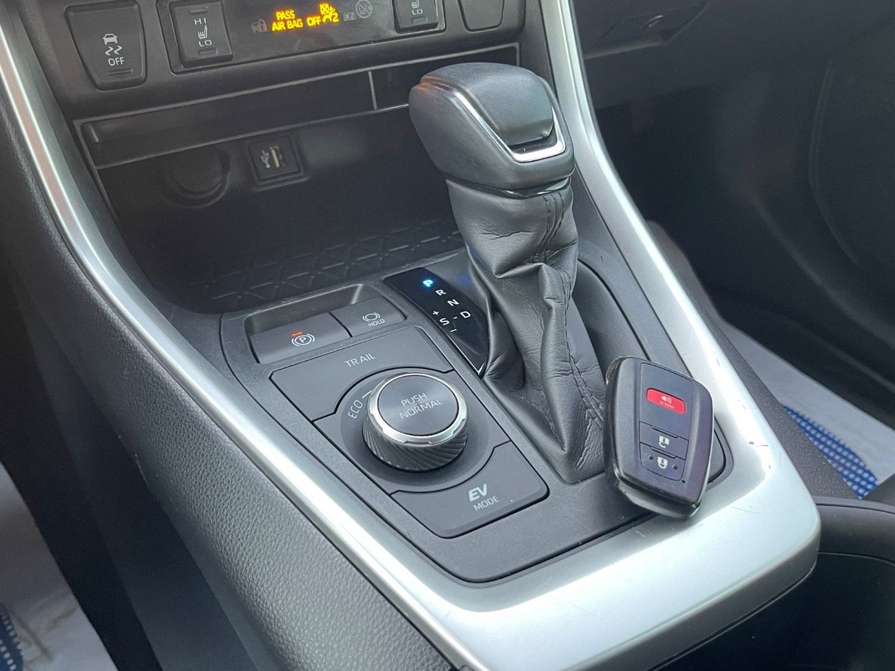 Toyota RAV4 2023 TOYOTA RAV4 SE HYBRID 4x4 IMPORTED FROM USA