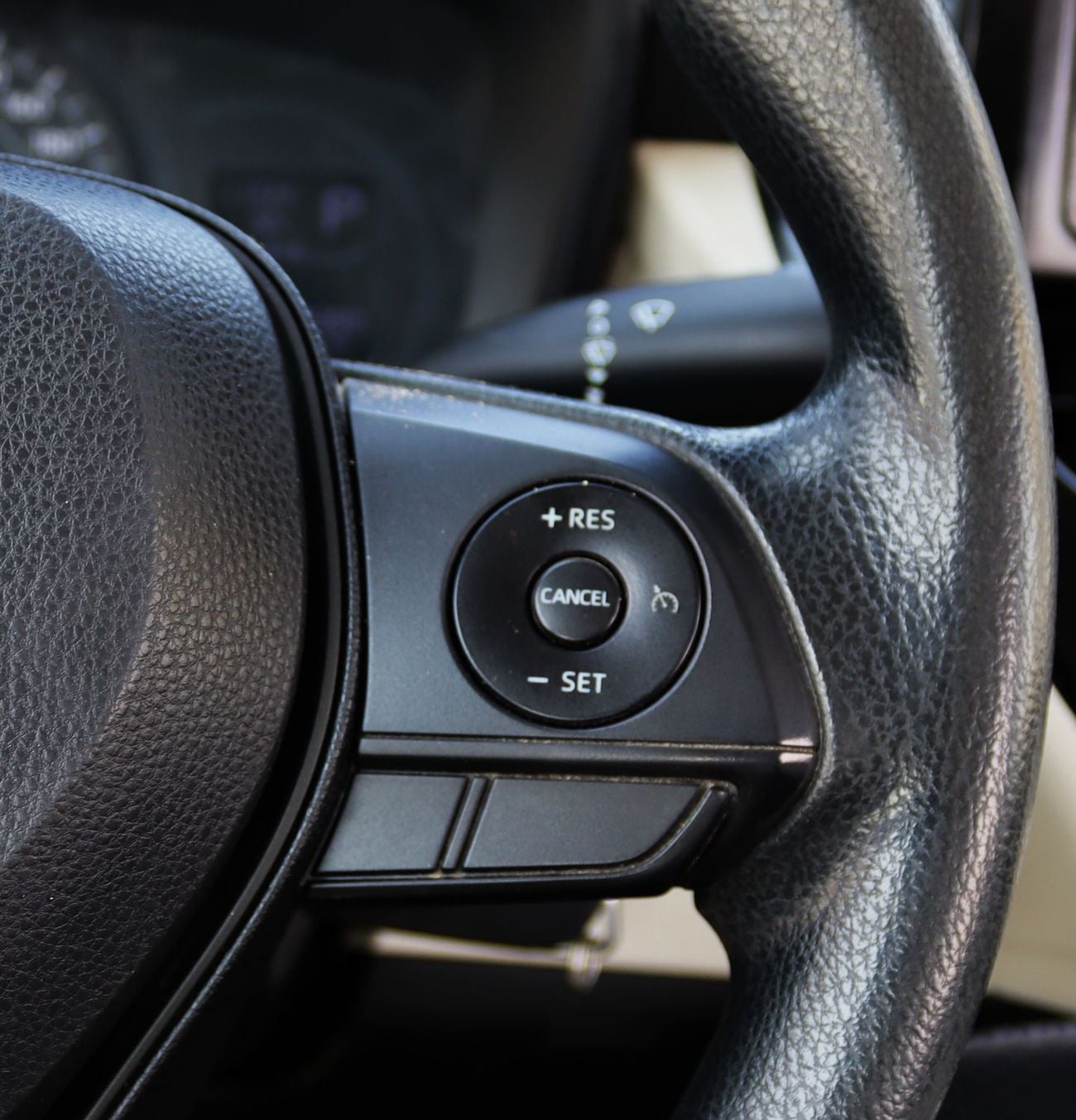 تويوتا كورولا تويتا كورولا -2022 - خليجى - بدون حوادث- 1.6. XLI- ممشى قليل - بحاله ممتازه فى الداخل والخارج