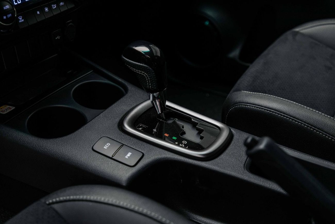 تويوتا هيلوكس 4.0L - Attitude Black Inside GR-S White | Export Only