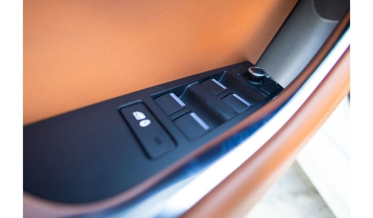 Jaguar XE R-Dynamic SE 2.0L (250 HP) Jaguar XE P250 R-Dynamic SE 2020 GCC under Agency Warranty with Flexible