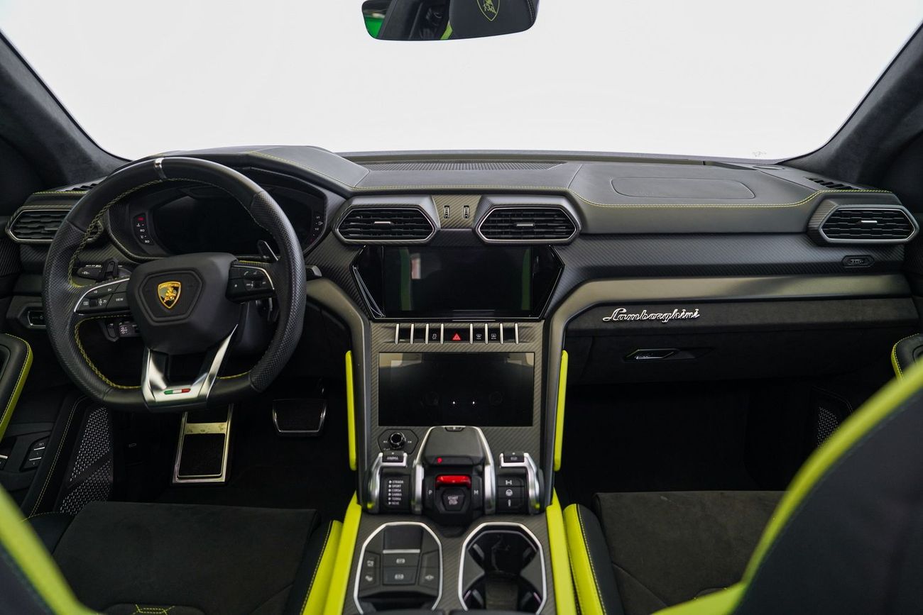 لامبورغيني اوروس Graphite Capsule