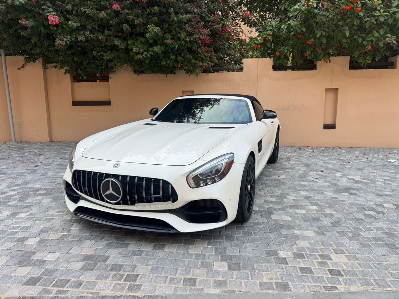 مرسيدس بنز AMG GT C Mercedes-Benz AMG GT Convertible