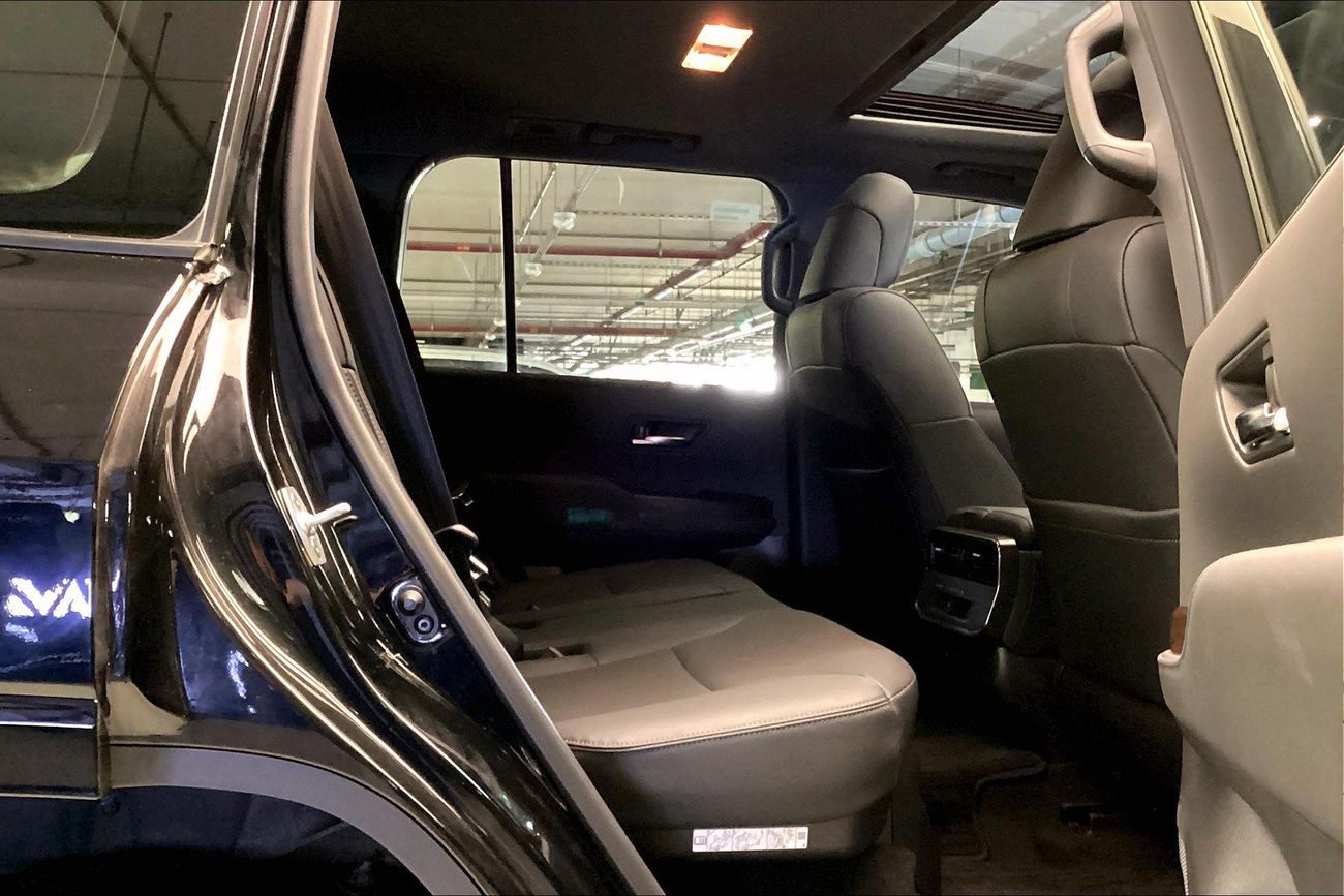 تويوتا لاند كروزر GXR | شامل الضمان | 0 ﺪﻔﻋﺓ ﺃﻮﻟﻯ