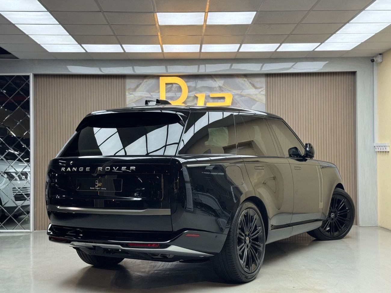 Land Rover Range Rover LWB First Edition P530 4.4L