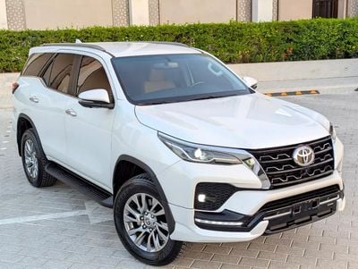 تويوتا فورتونر VXR V6 4.0L Original Paint Accident Free Almost GCC Specs