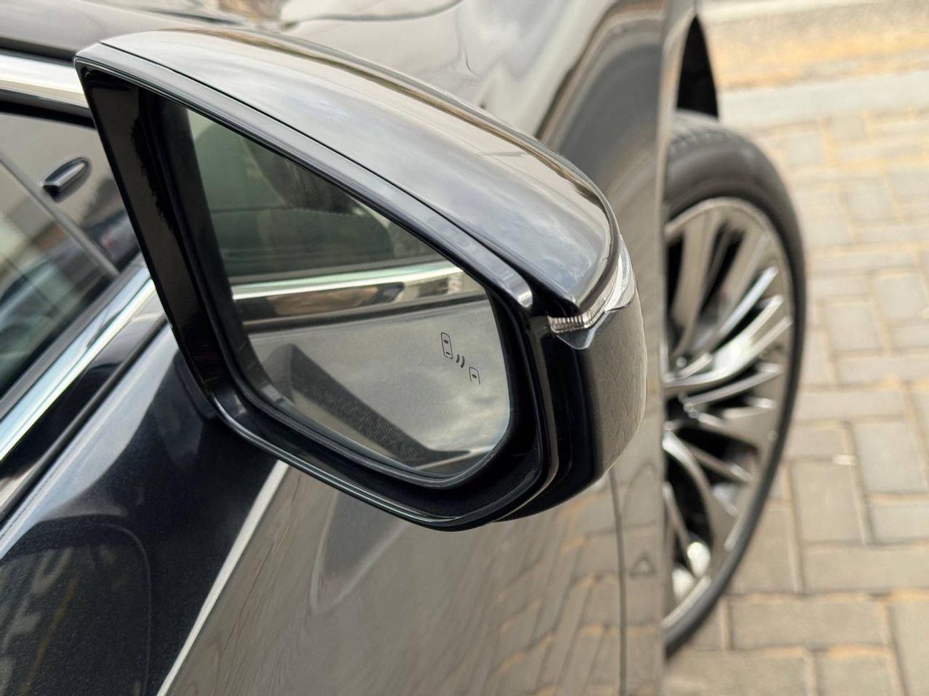 لكزس LS 500 محرك V6 سعة 3.5 لتر / أعلى المواصفات لكبار الشخصيات / كاميرات 360 درجة / تدليك لجميع المقاعد / بحالة