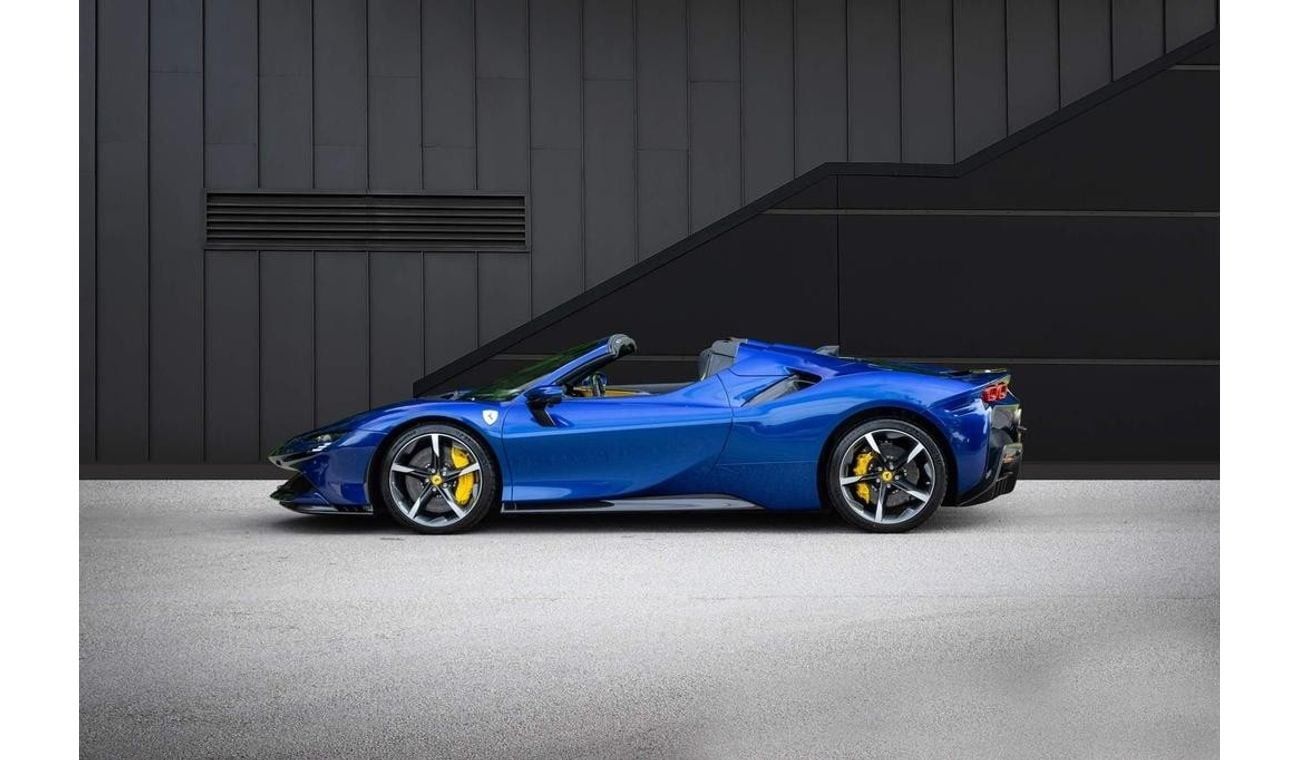 فيراري SF90 سبيدر 4.0T V8 7.9kWh F1 DCT RIGHT HAND DRIVE