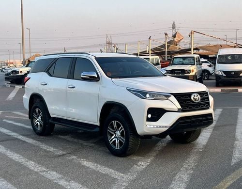 تويوتا فورتونر 2025 Toyota Fortuner 2.7L V4 - AWD 4x4 - Rear Sensor - Gcc Specs - 27000 km