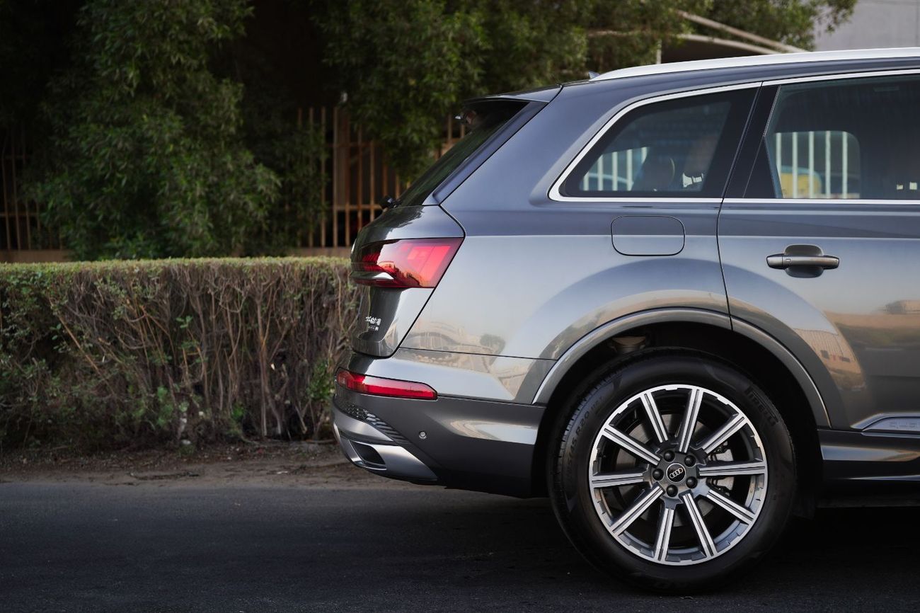 Audi Q7 55 TFSI quattro S-Line 3.0L