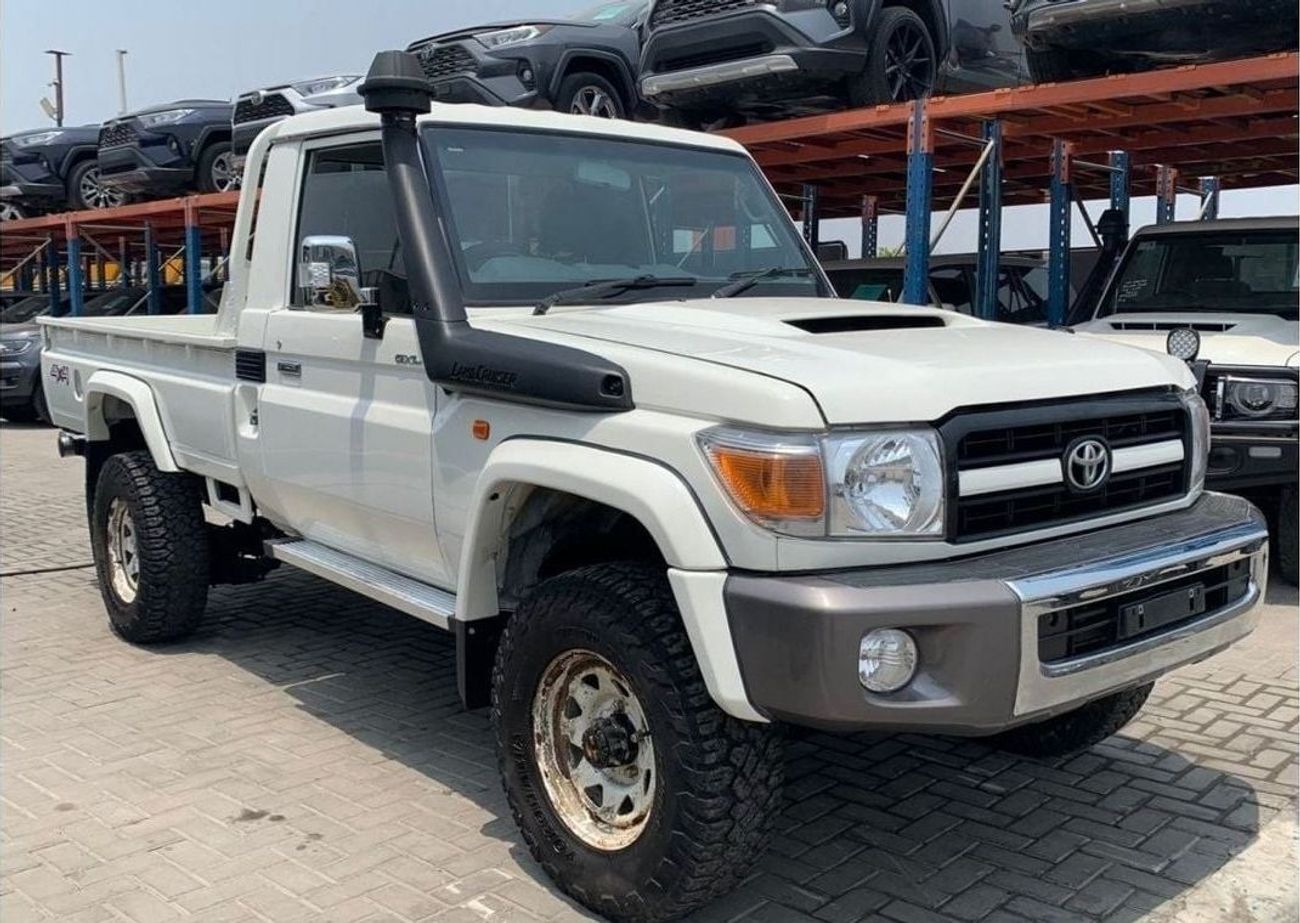 Toyota Land Cruiser Pick Up