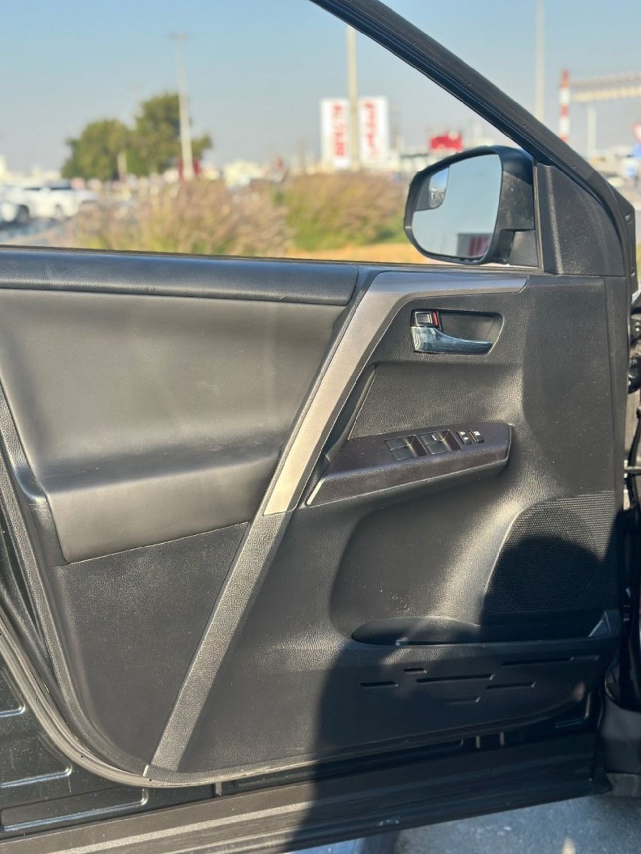 تويوتا راف ٤ Hybrid XLE 2.5L