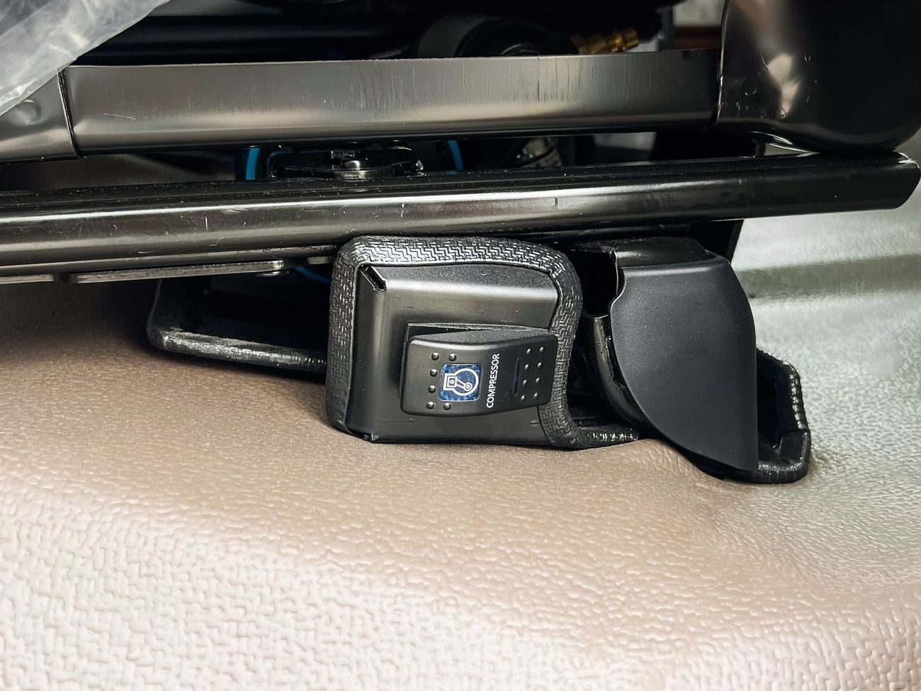 تويوتا لاند كروزر بيك آب EXPORT ONLY - LC79 DC FULL OPTION4.0L PETROL (OMANI)