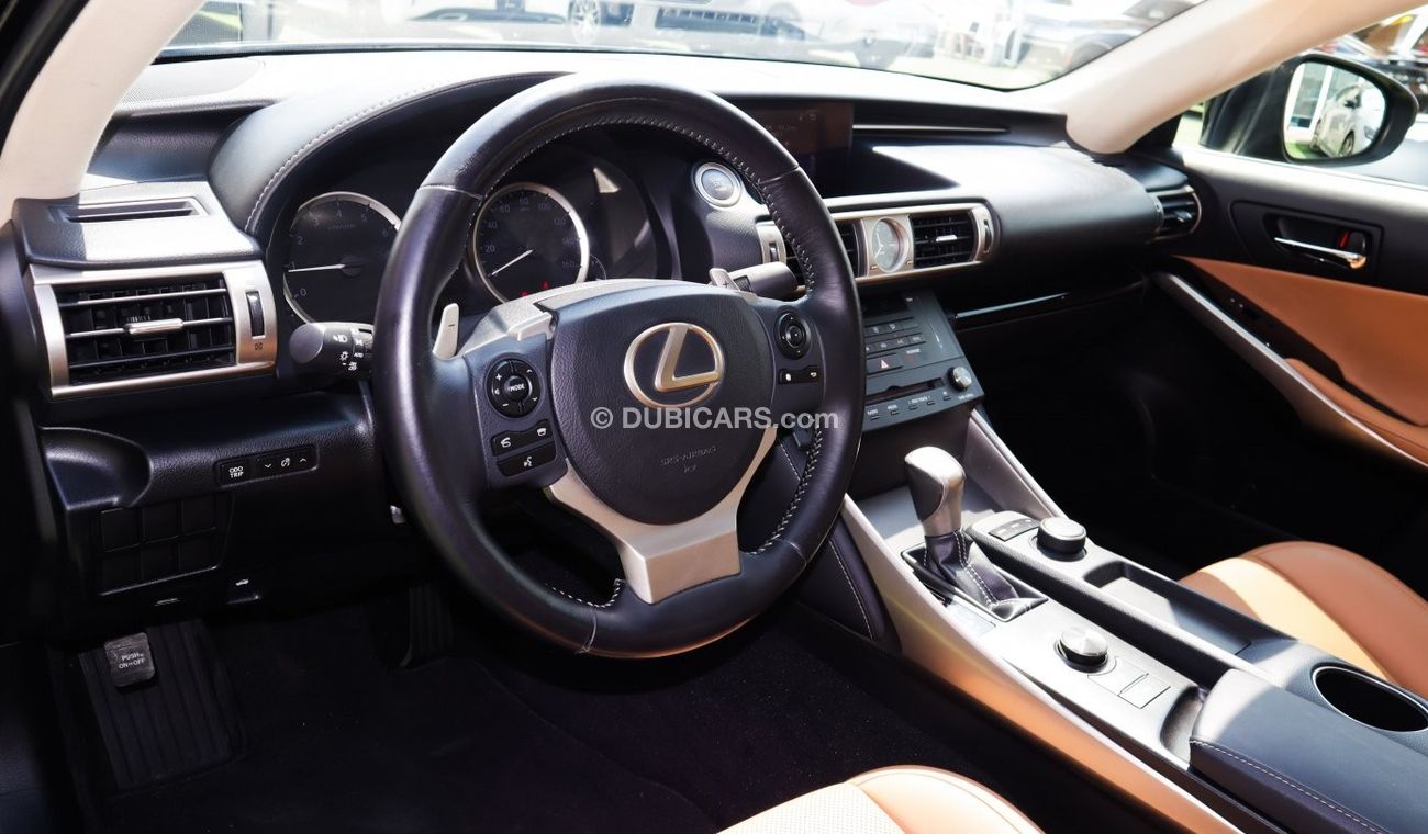 لكزس IS 200 T