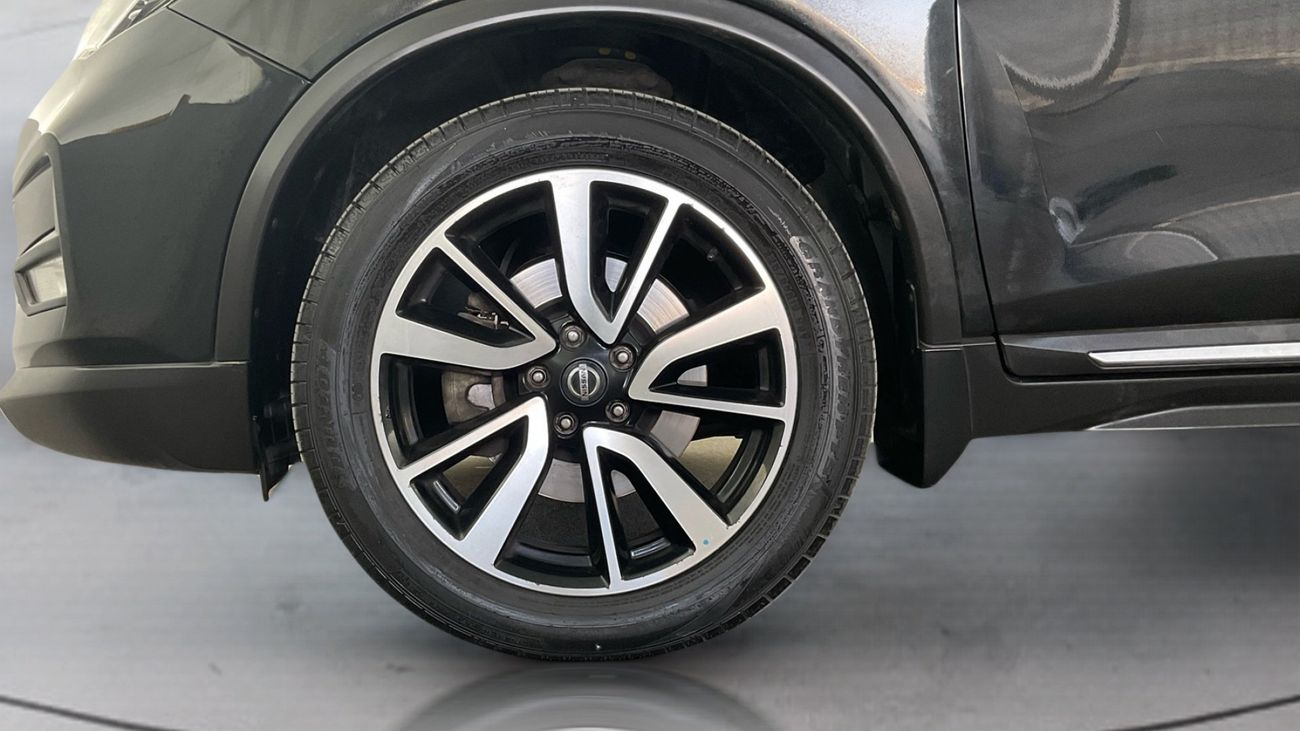 نيسان إكس تريل 2.5 SL 4WD 7STR AUTO LANE DEPARTURE | شامل الضمان | 0 ﺪﻔﻋﺓ ﺃﻮﻟﻯ