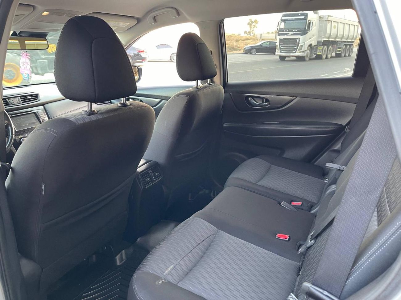 Nissan Rogue SV / V4 2.5L / RADAR / ROAD ASSIST / BIG SCREEN / 4X4 / RIMS / IN PERFECT CONDITION