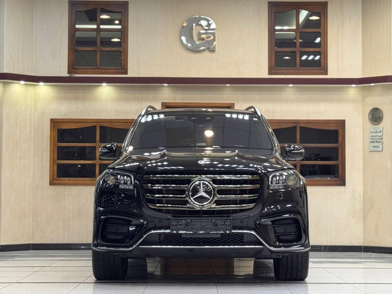 مرسيدس بنز GLS 580 Premium + 4.0L (489 HP)