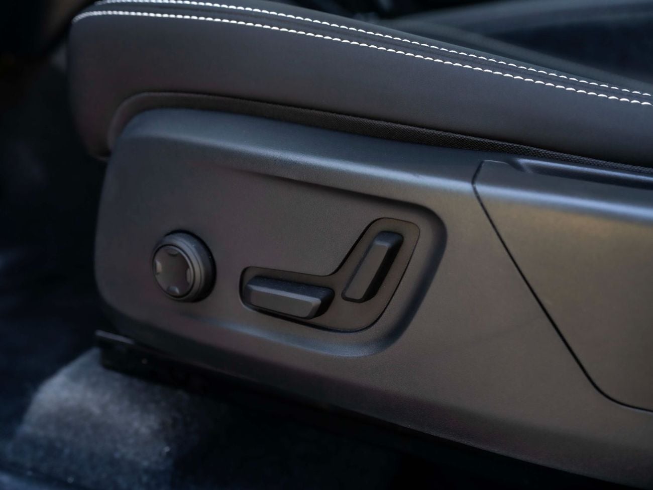 Volvo XC40 ULTIMATE DARK