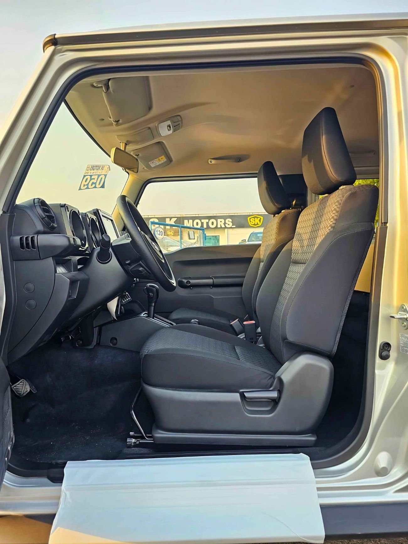 سوزوكي جيمني GL / A/T / 1.5L V4 PETROL / 3 DOOR / ALL GRIP SLDA AF / 4WD / CODE # SJ15GL