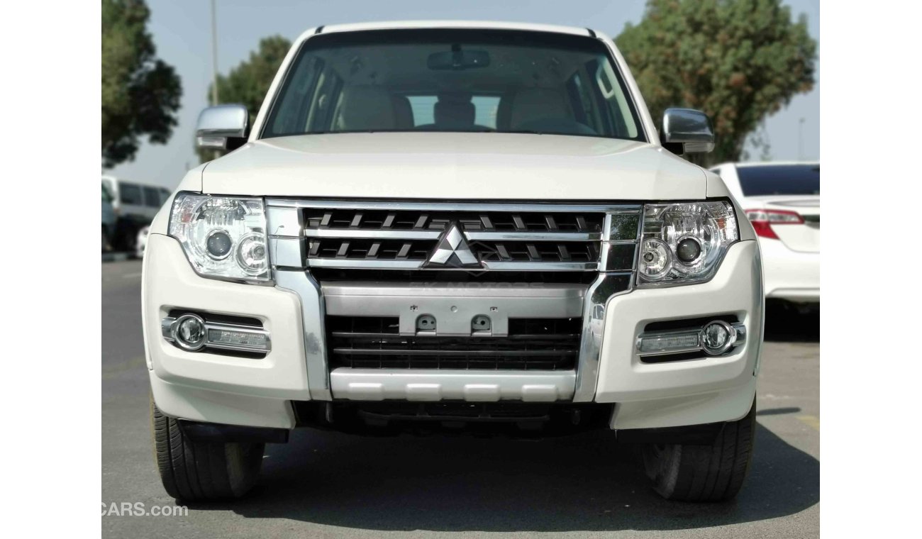 ميتسوبيشي باجيرو 3.5L V6 Petrol, 17" Rims, Front & Rear Fog Light Button, Fabric Seats, 4WD-CD Player (CODE # 4626)