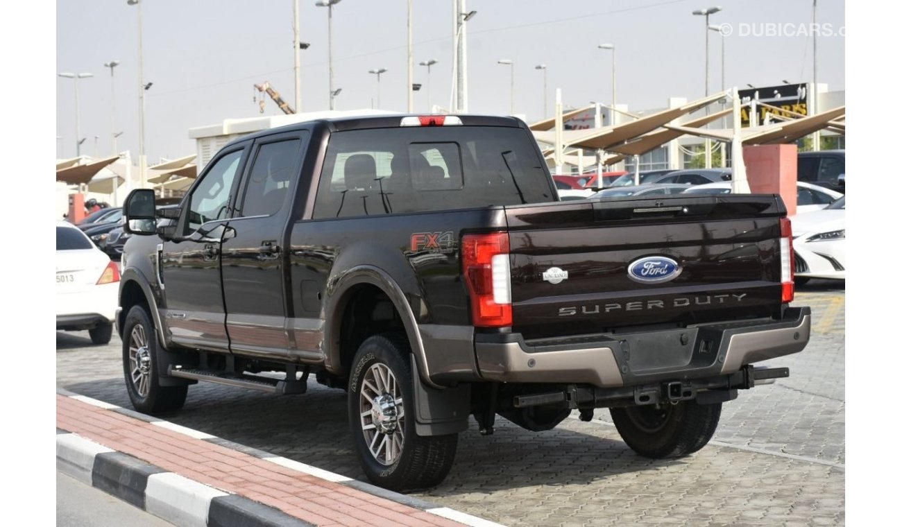 فورد F 350 SUPER DUTY 6.7L V-08 TURBO DIESEL 440HP   CLEAN CAR / WITH WARRANTY