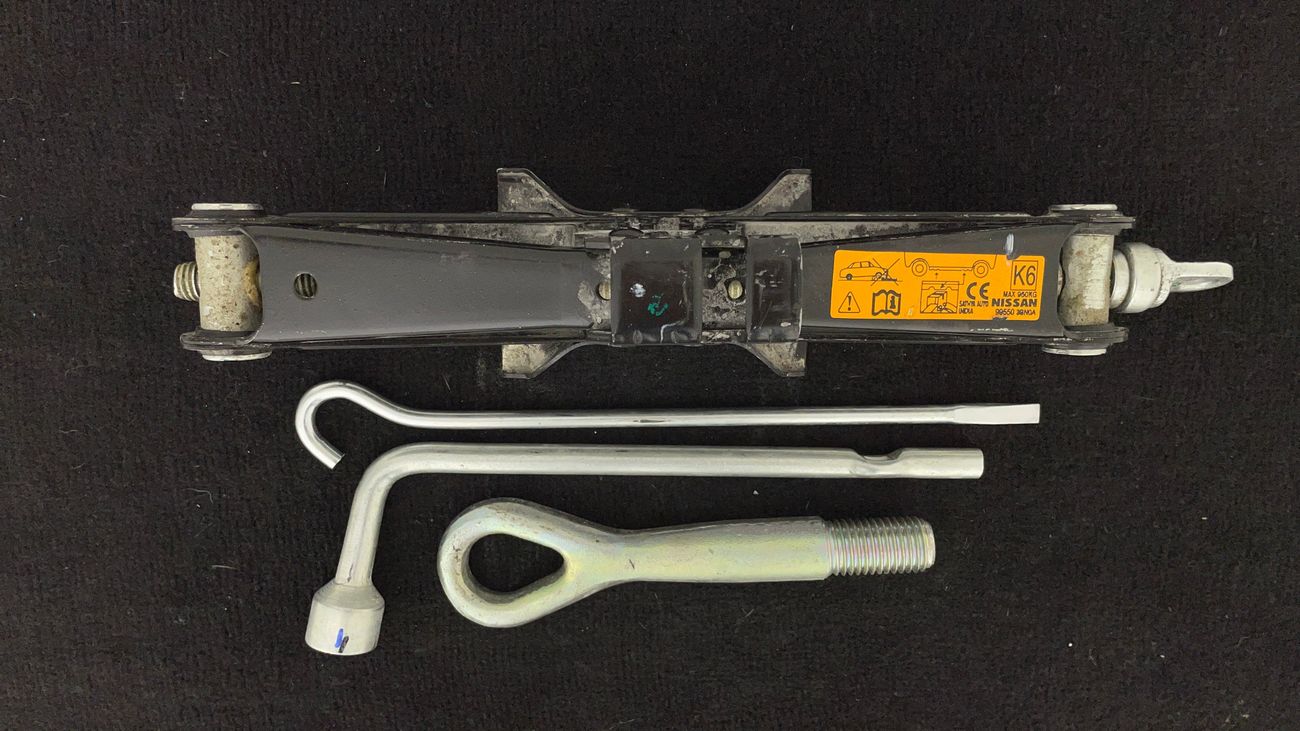 نيسان صني SV 1.5 | بدون دفعة مقدمة | اختبار القيادة في المنزل