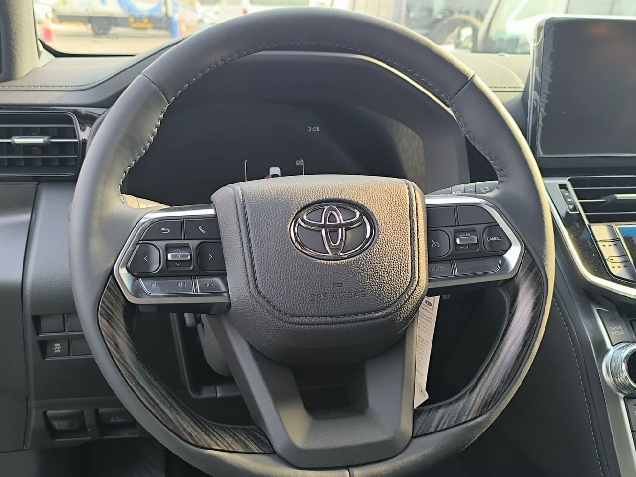 تويوتا لاند كروزر VXR
