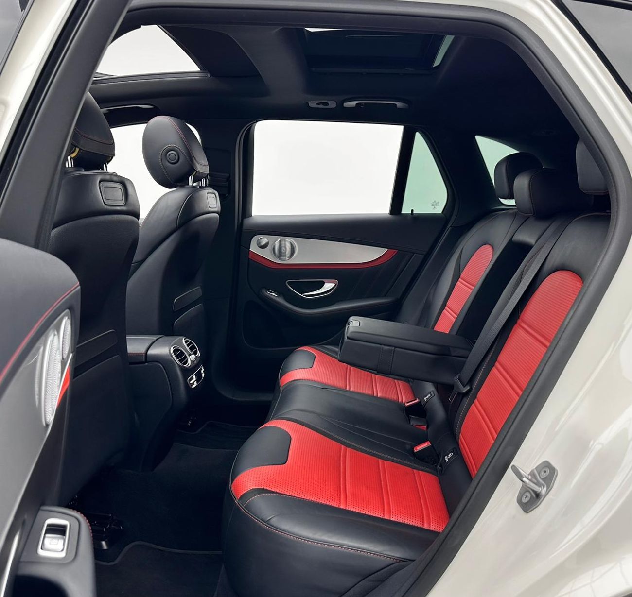 Mercedes-Benz GLC 63 S AMG 2020 Mercedes-Benz GLC 63s AMG 4MATIC+, 1 Year Unlimited Km Warranty, Mercedes FSH, GCC