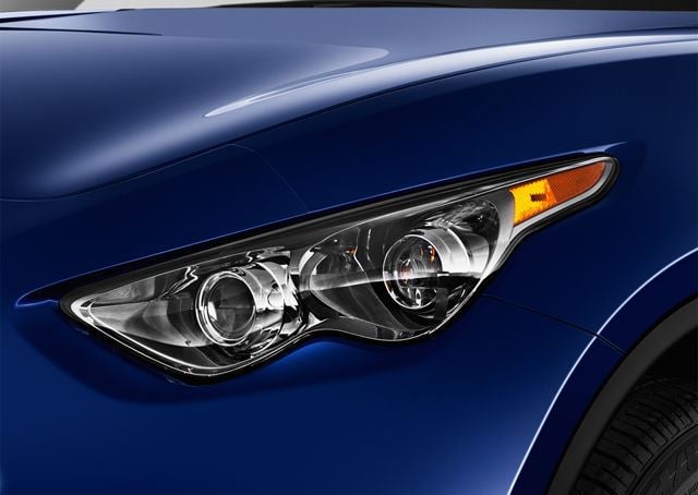 Infiniti QX70 exterior - Headlight