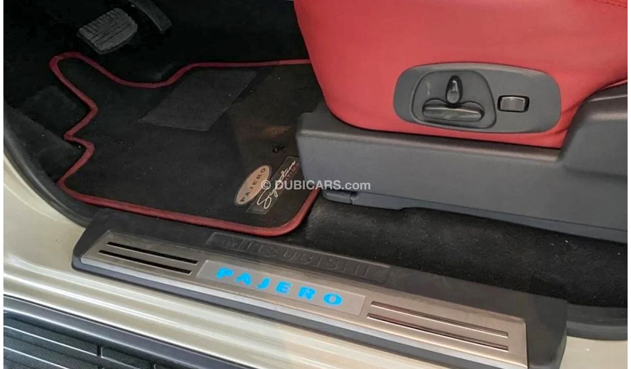 Mitsubishi Pajero Signature Edition