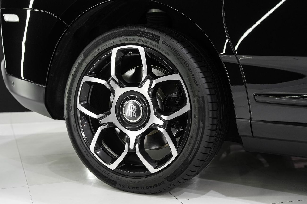 Rolls-Royce Cullinan Black Badge, Rear Entertainment, Starlight Headliner, Dealer Warr + Serv!!